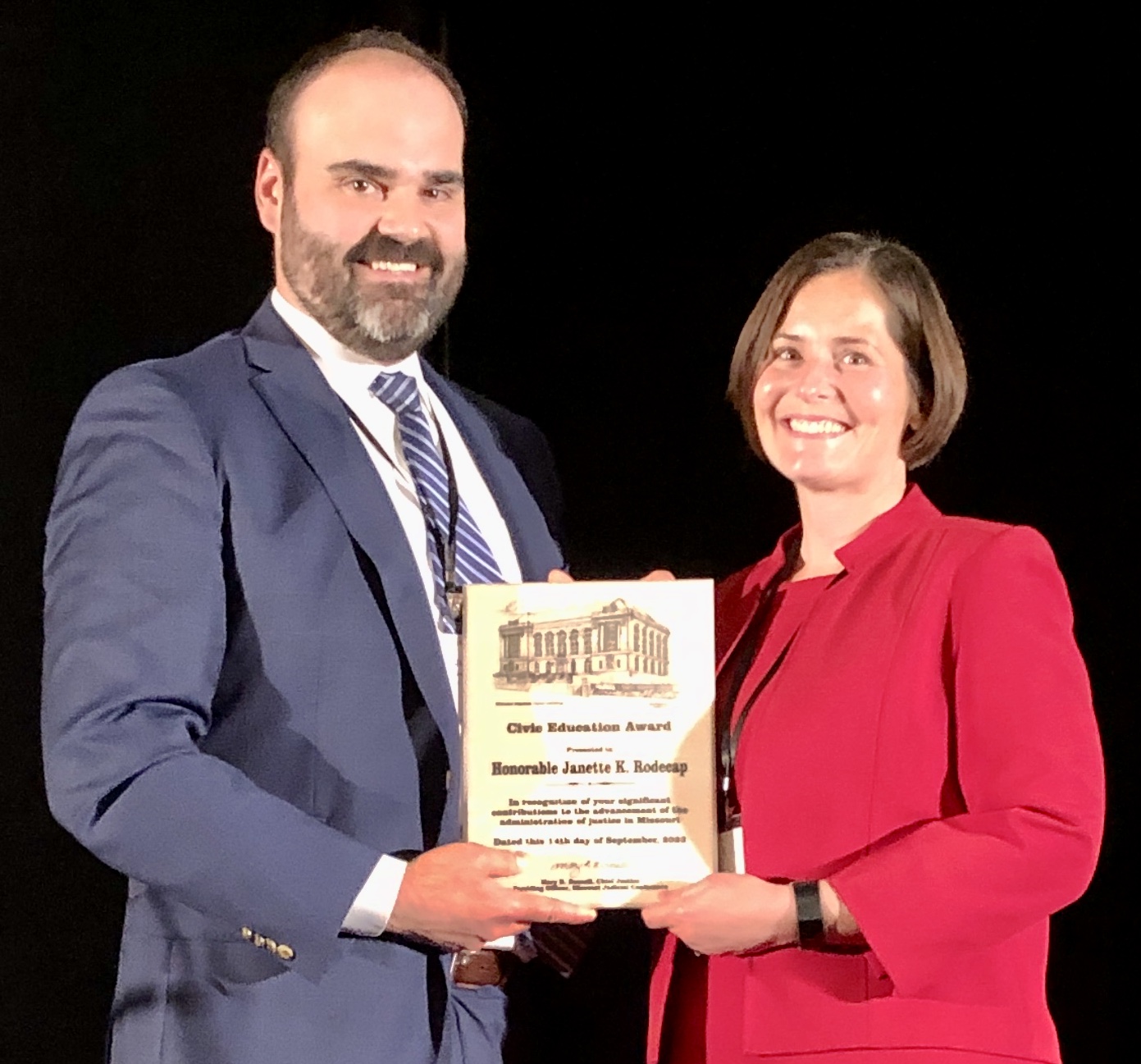 Joe Goff presents award to Judge Janette Rodecap