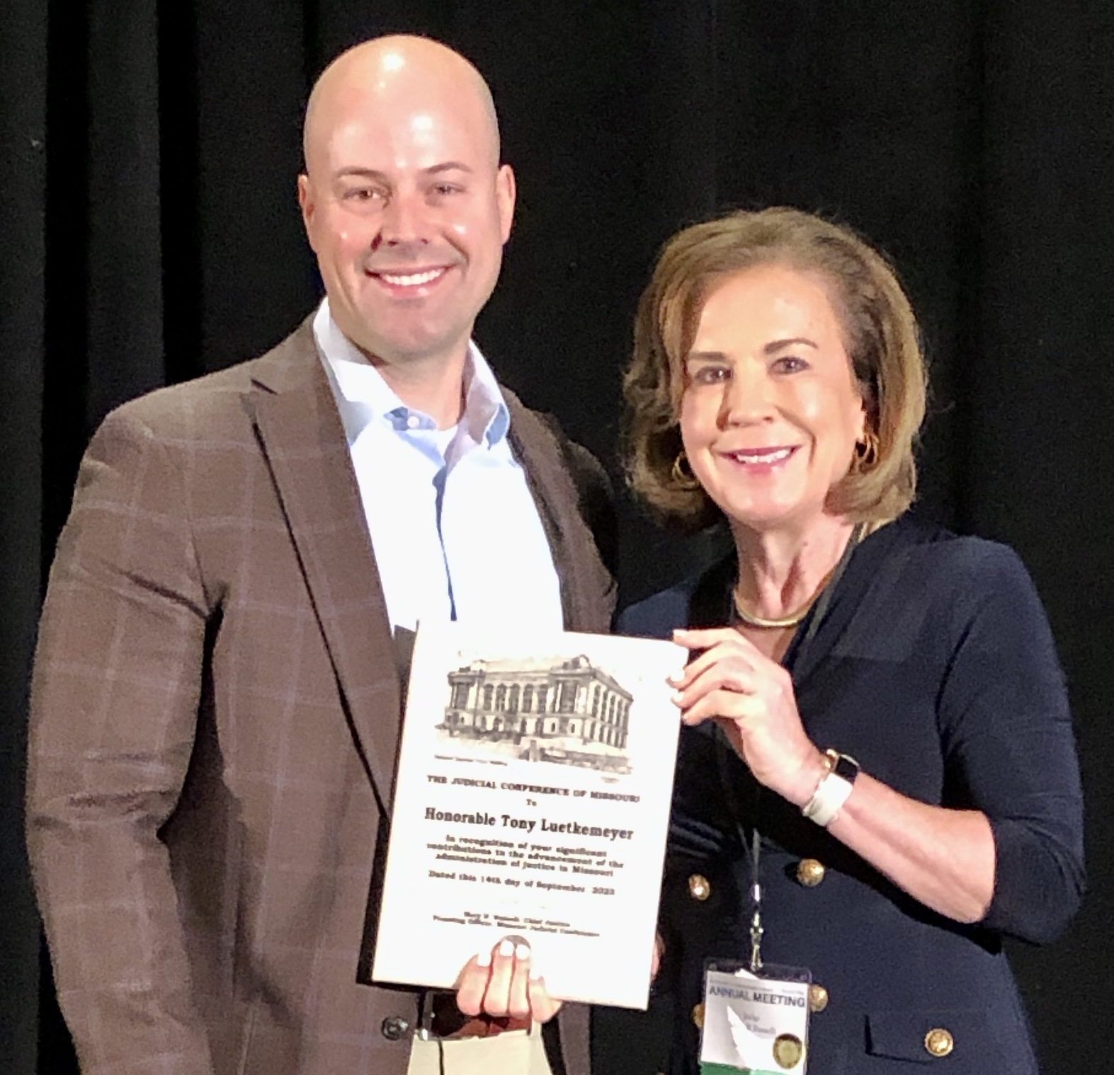 Senator Tony Luetkemeyer receives award from Chief Justice Mary Russell