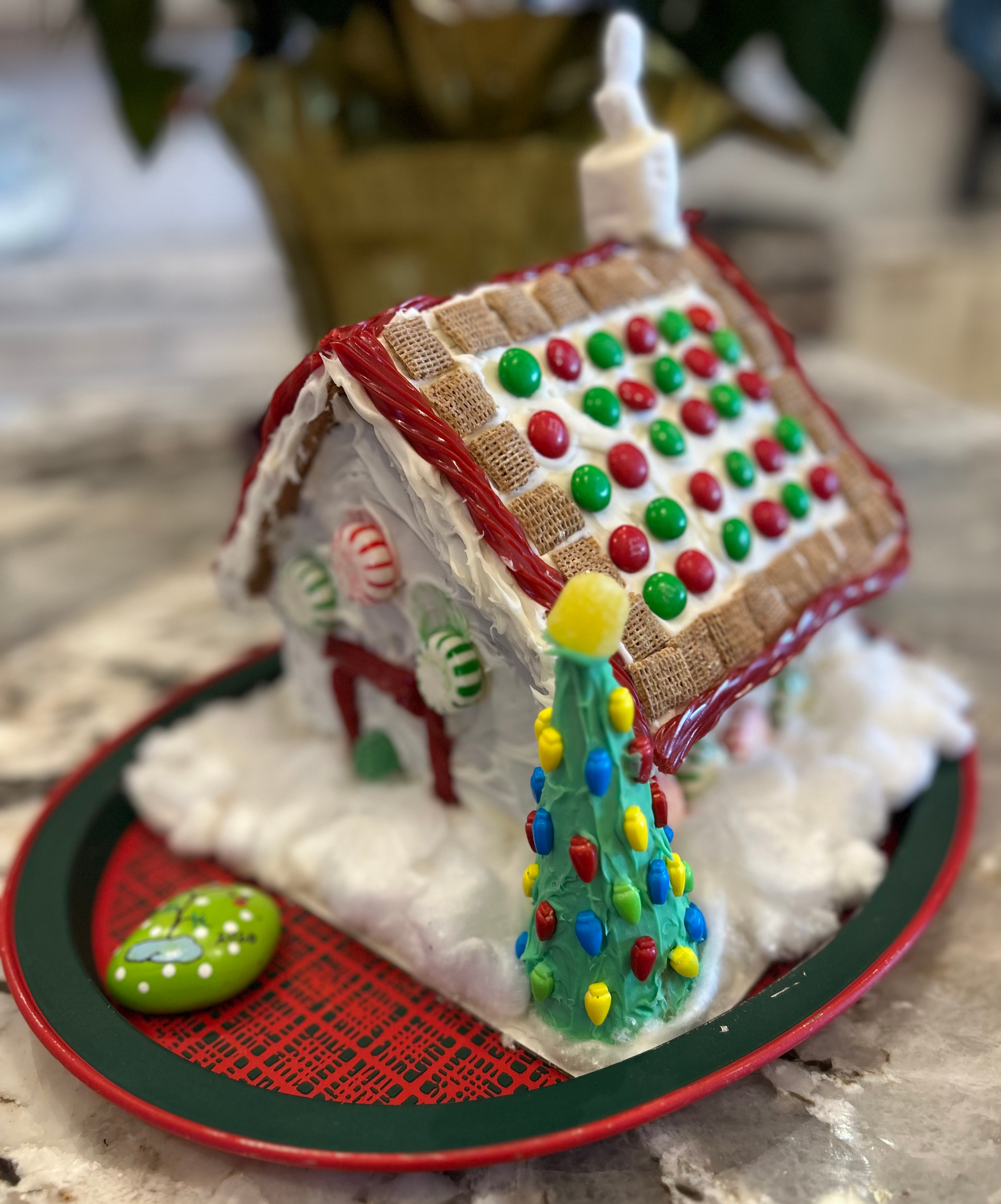 2024Dec-gingerbread-house