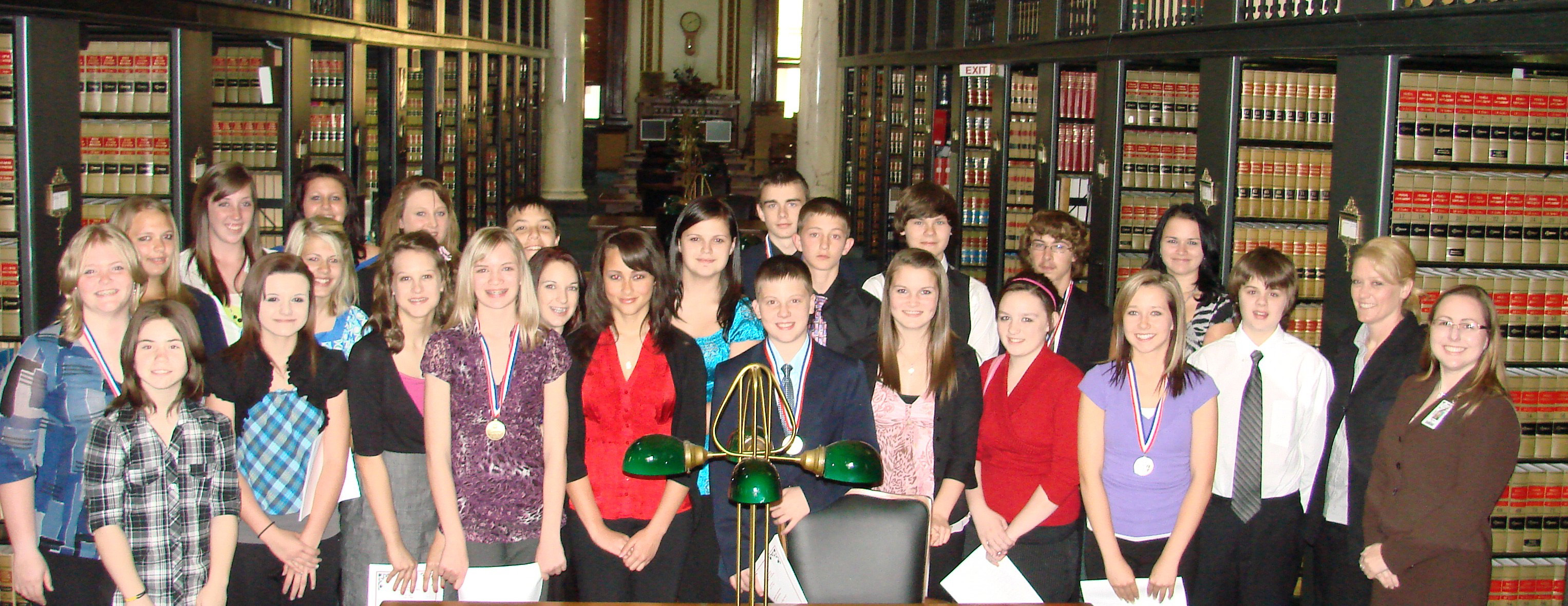 Photo of Cuba Middle School students Law Day 2011