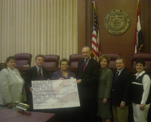 Missouri judiciary employees present check for hurricane relief